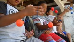 Menganggu Belajar, Mainan Latto-Latto Dilarang Dibawa ke Sekolah