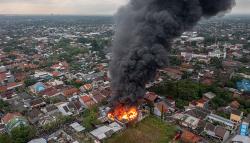 Kebakaran Pabrik Tiner Disertai Ledakan di Semarang, Asap Hitam Membubung Tinggi