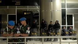 Lukas Enembe Transit di Manado, Bandara Sam Ratulangi Diperketat