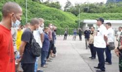 Malaysia Deportasi 97 WNI Bermasalah Melalui PLBN Entikong