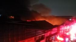 Api yang Berkobar di Gudang Mainan Kawasan Sentra Tahu Cibuntu Bandung Padam<