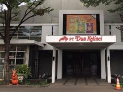 Kisah Sukses Pendiri Dua Kelinci, Dirikan Pabrik untuk Membantu Petani Kacang Tanah