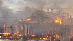 2 Rumah Makan di Jalan Soekarno Hatta Bandung Terbakar, RM Ampera Ludes Dilalap Api<
