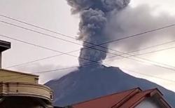 Gunung Kerinci Meletus Lagi, Tinggi Kolom Abu Capai 1.200 Meter