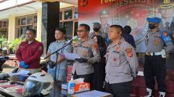 Palak Santri dengan Wajah Garang, 2 Pemuda Kuningan Pasrah saat Ditangkap Polisi