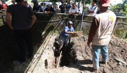 10 Makam di Desa Jongbiru Kediri Dipindah untuk Pelebaran Jalan