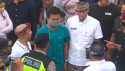 Momen Kocak Bupati Jembrana Jadi Tukang Foto, Sandiaga Uno: Yang Penting Bahagia