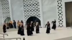 Viral Emak-Emak Joget TikTok di Masjid Al Jabbar Bandung Dikecam Warganet<
