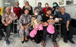 Kondisi Kembar Ayesha dan Aleeya Dipantau Petugas Puskesmas Cisarua dan Pasirlangu KBB<