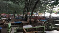 Terdampak Cuaca Ekstrem, Omzet Pedagang di Pantai Widuri Pemalang Anjlok