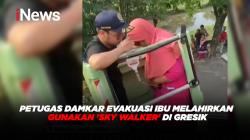 Petugas Damkar Evakuasi Ibu Melahirkan Gunakan 'Sky Walker' di Gresik