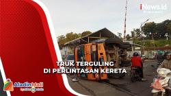 Tabrak Mobil, Truk Terguling di Perlintasan Kereta Stasiun Batutulis