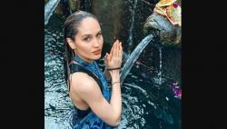 12 Potret Artis Melukat di Bali, Ada yang Dikira Pindah Agama