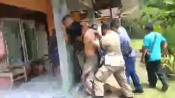 Kerap Ngemuk dan Serang Warga, Pria ODGJ Ditangkap Satpol PP Pangandaran<