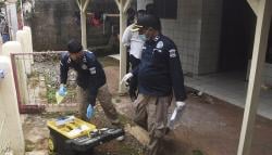 Polisi Ambil Sejumlah Sampel dari Rumah Sekeluarga Keracunan di Bekasi