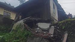 Pura di Karangasem Bali Ambruk Diguyur Hujan Lebat, Tembok 3 Meter Tergerus