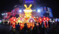 Festival Lampion Terbesar se-Indonesia Tampilkan Karakter Kelinci Raksasa