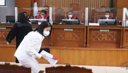 Putri Candrawathi Dituntut 8 Tahun Penjara
