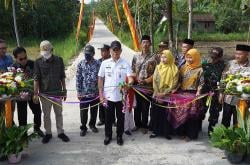 Warga Gunungkidul Perantauan Saweran Bangun Jalan Lingkungan