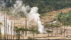  48 Kali Gempa Guncang Gunung Dieng, Kepulan Asap Membubung 60 Meter di Kawah Sileri