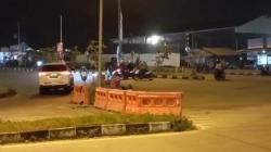 Mobil Dinkes Kabupaten Bandung Rusak Ditabrak Pembalap Liar di Gerbang Tol Soroja <
