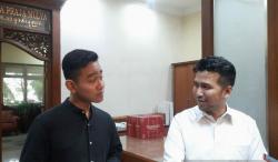 Emil Dardak Temui Gibran di Solo, Bahas Apa?<