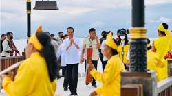Momen Jokowi Disambut Lagu Kota Manado yang Kucintai saat Kunjungi Bunaken