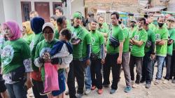 Drivel Ojol Semringah Dapat Sembako Murah dan Kartu BPJS dari Kajol Indonesia