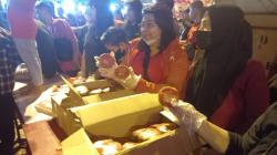 Jaga Area Lampion Pasar Gede Solo Bersih, Sampah Ditukar Kue Keranjang