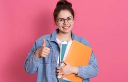 Contoh Kritik dan Esai Singkat dalam Bahasa Indonesia Beserta Penjelasannya