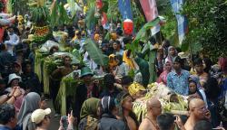 Hidup Rukun dalam Tradisi Nyadran Kali di Desa Wisata Kandri Semarang