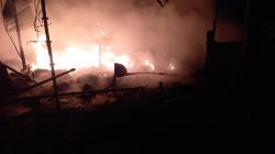 Lapak Rongsok di Cipayung Terbakar, Kerugian Capai Rp300 Juta<