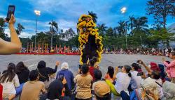 Antusiasme Warga Nonton Aksi Barongsai