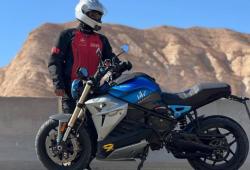Pria Ini Cetak Rekor Dunia Kendarai Motor Listrik Sepanjang 12.749 Km Selama 30 Hari