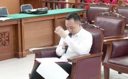 Ricky Rizal Bergetar Menangis Baca Pleidoi: Saya Tidak Pernah Tahu Rencana Pembunuhan