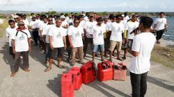 Bantu Nelayan Pangandaran di Musim Paceklik, KNP Jabar Berikan Bahan Bakar dan Sembako<