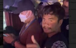 Detik-Detik Menegangkan Kaca Bus Arema FC Pecah Diserang OTK di Sleman