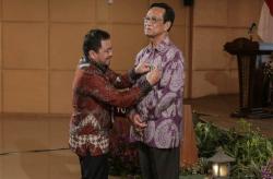 Beri Penghargaan ke Sri Sultan HB X, Kemendes PDTT: Tak Ada Desa Tertinggal di DIY