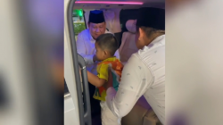 Lucunya Aksi Nahyan Naik Mobil Prabowo saat Sang Menhan Tinggalkan Rumah Dinas Bobby Nasution