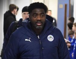 Mantan Bek Arsenal Kolo Toure Dipecat Wigan, Padahal Baru Sebentar Jadi Pelatih