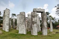   Harga Tiket Masuk Stonehenge Jogja, Taman Batu Unik di Sleman <