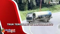 Detik-Detik Truk Pengangkut CPO Seberat 23 Ton Terguling di Labuhanbatu<