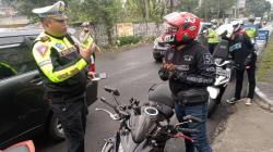 Geber Knalpot Bising, Ratusan Bikers Ditilang Polisi di Lembang KBB<