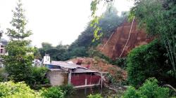 Tebing Setinggi 30 Meter di Lembang KBB Longsor, 2 Bangunan Rusak
