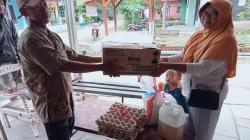Warga Majalengka Serahkan Donasi Rp1 Juta ke Keluarga Terpidana Penganiayaan Kuwu<