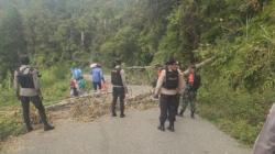 Buntut Temuan Tengkorak Perempuan di Tolikara, Keluarga Korban Palang Jalan