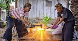 Kisah Kampung Unik di Jawa Timur, Singgah ke Desa Pembuat Keris, seperti Ini Suasananya!