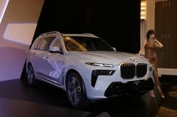BMW X7 Terbaru Mengaspal di Indonesia Harganya Tembus Rp2,4 Miliar