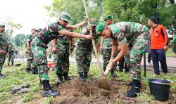 Aksi Penghijauan, Korem 074 Warastratama dan DLH Tanam 1.500 Pohon Buah di Solo Safari