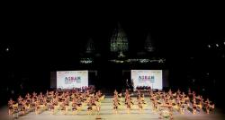 Opening Ceremony ATF 2023, Tamu Delegasi Menikmati Keindahan Candi Prambanan Malam Hari 